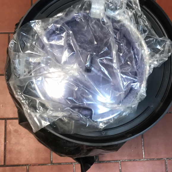 Tomlinson Black 8 Qt. Frontier Kettle 1250 watt - Picture 3 of 3